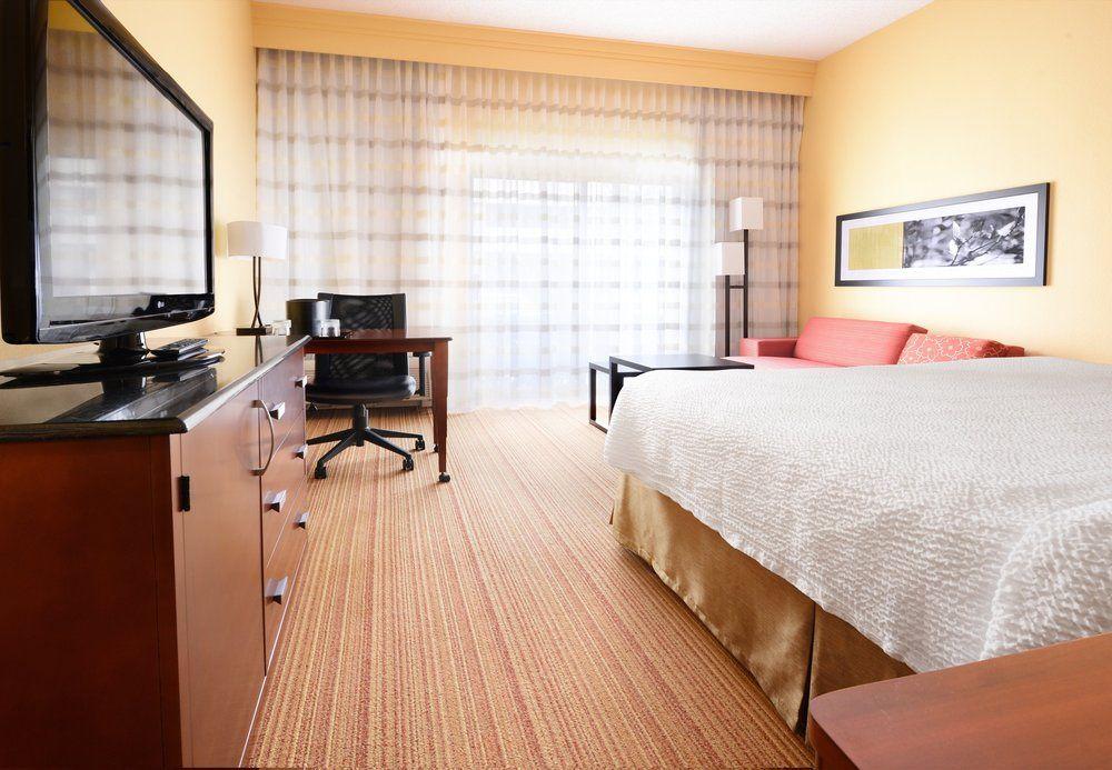 Courtyard By Marriott Dallas Plano In Legacy Park Exterior photo